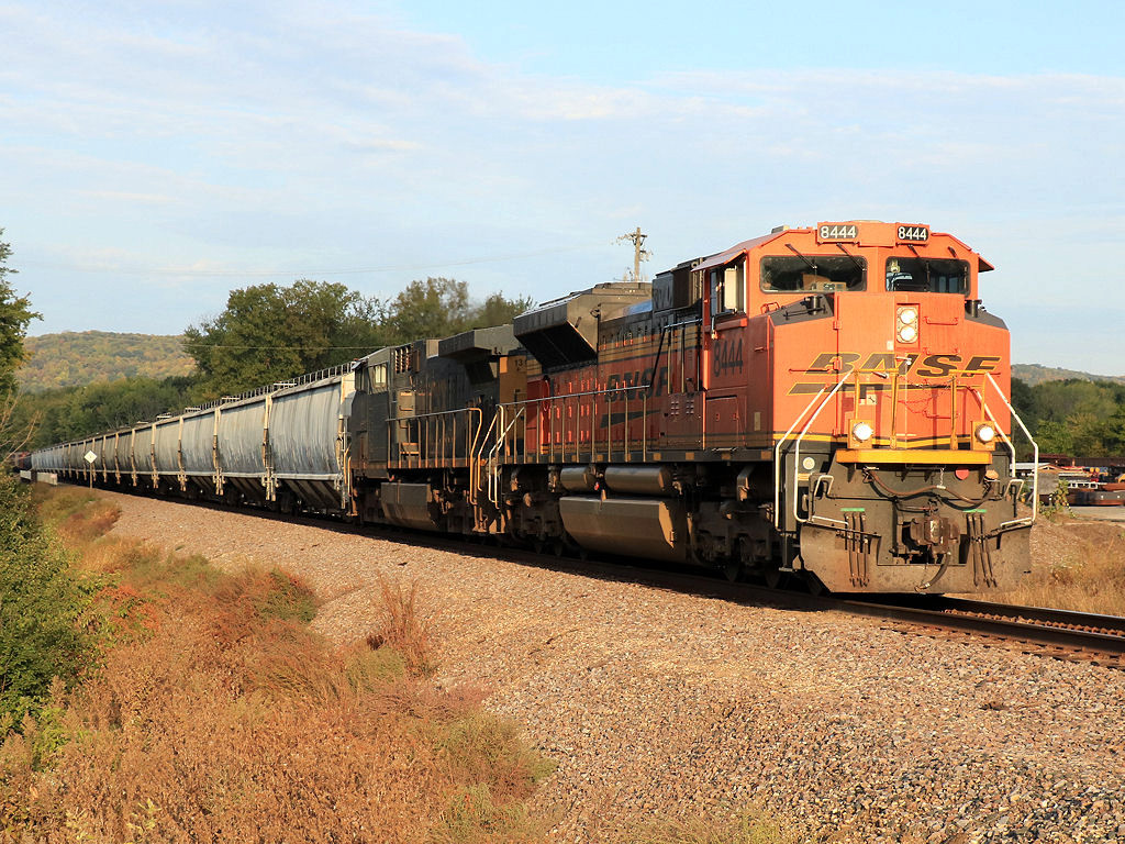 BNSF 8444